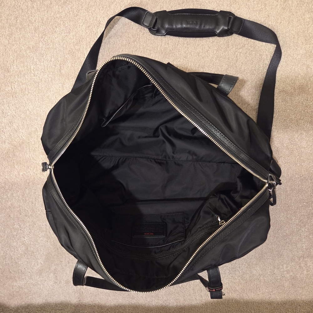 Tumi black weekender travel satchel - Picture 7 of 10